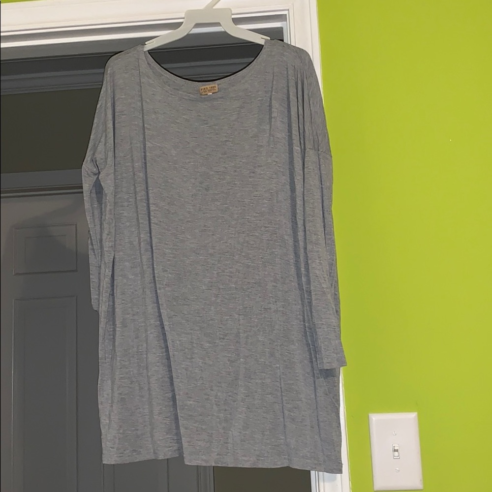 Gray Long Sleeve Piko Top